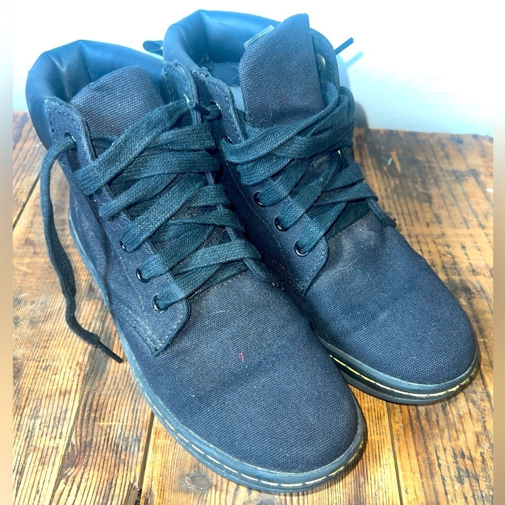 Dr. Martens Maelly Black Canvas Lace Up Ankle Boots Size 7 US